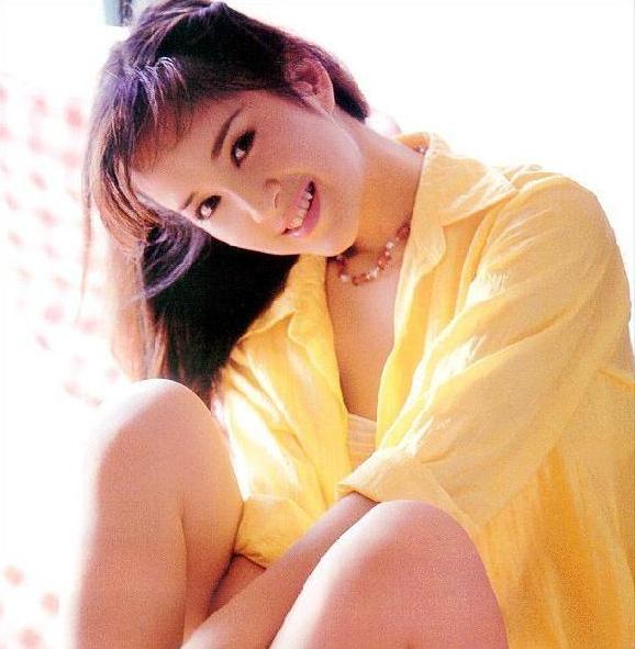 ต่าย-สายธาร นิยมการณ์